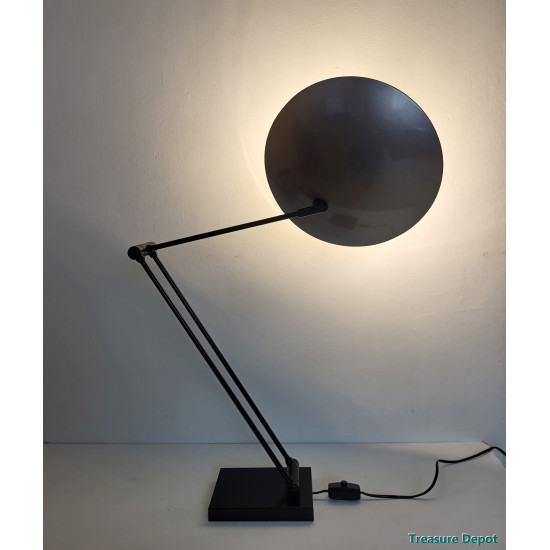 Queens Gallery table lamp Grey