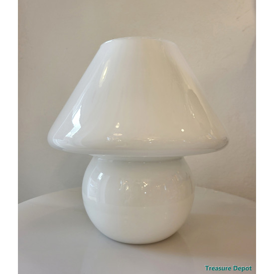 Mushroom table lamp