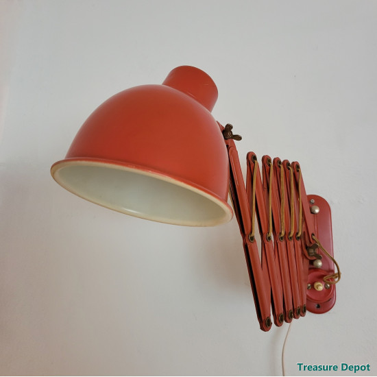 Vintage scissor lamp red