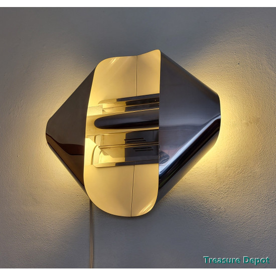 Harvey Guzzini wall lamp