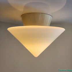 Cone shaped ceiling lamp